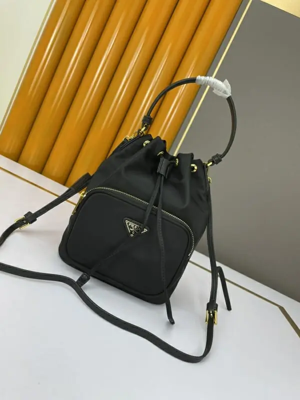 prada aaa qualite sac a main  pour femme s_12077601